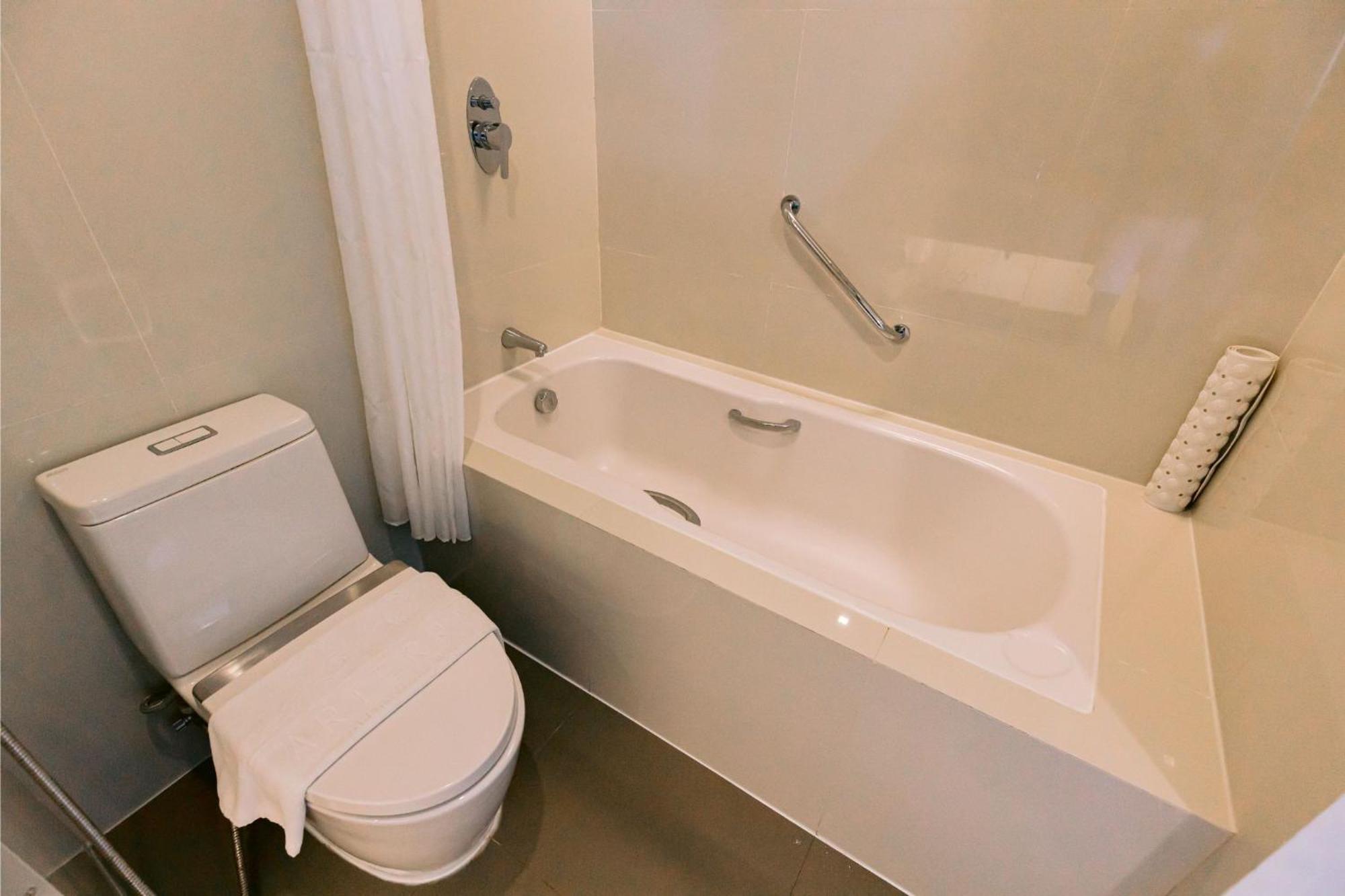 Arterra Seaview Resort Lapu-Lapu City Eksteriør bilde