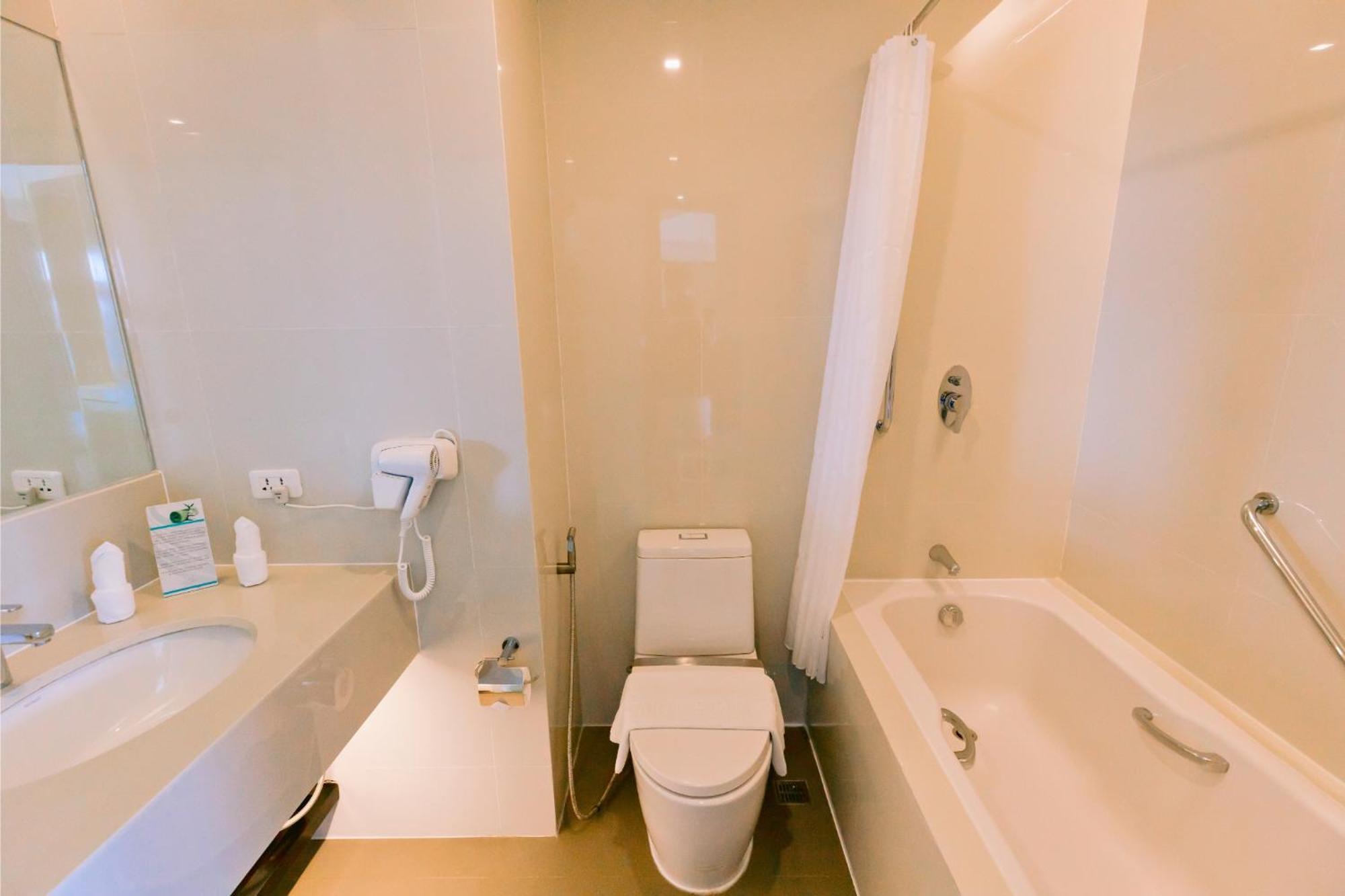 Arterra Seaview Resort Lapu-Lapu City Eksteriør bilde
